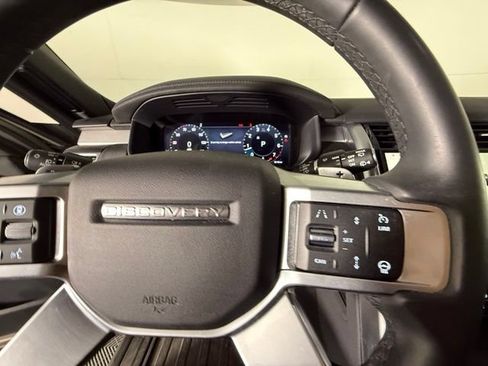 Used 2024 Land Rover Discovery Dynamic SE AWD/4WD image 15