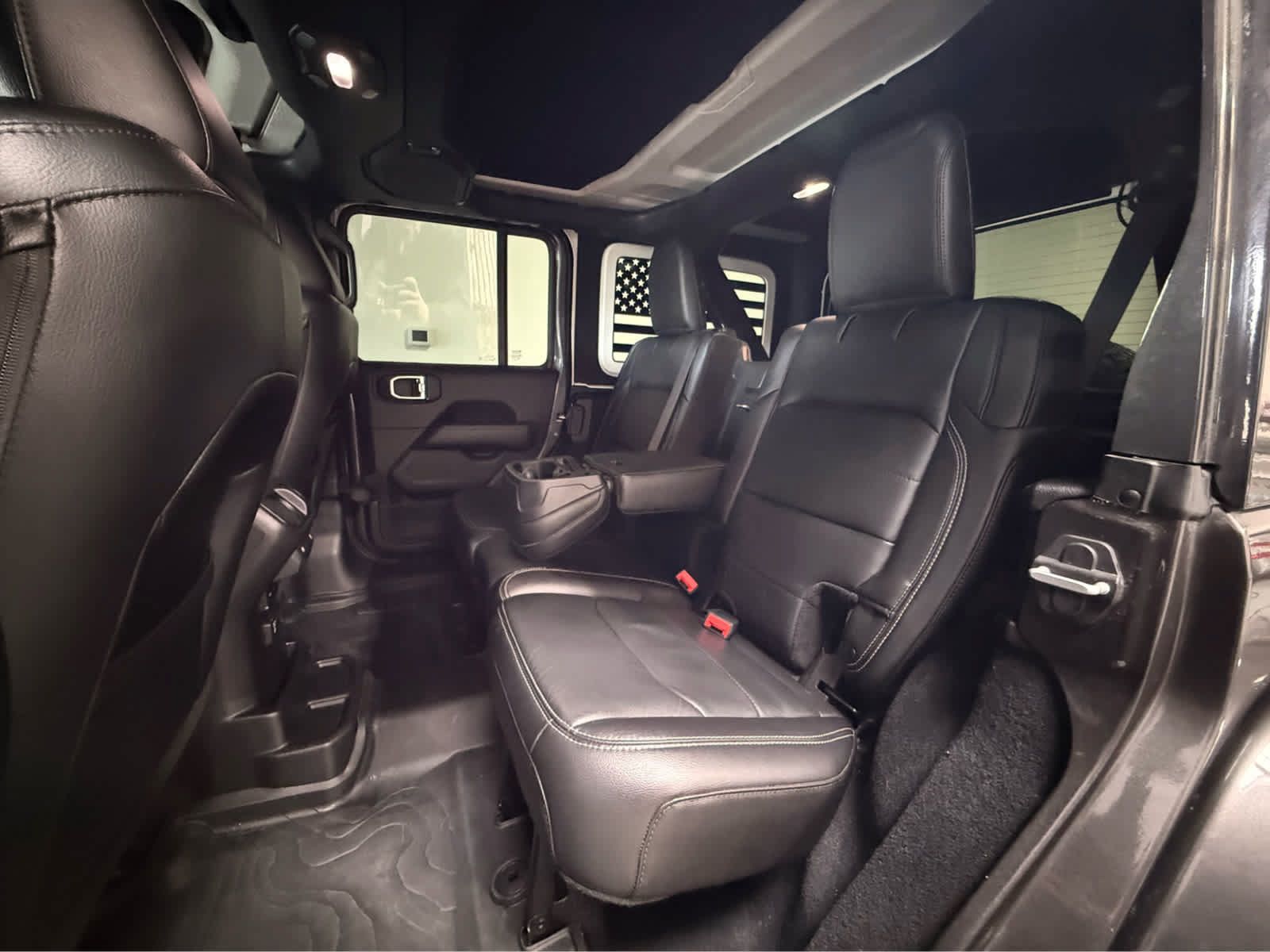 Used 2018 Jeep Wrangler Unlimited Sahara w/ Quick Order Package 24M Moab AWD/4WD image 15