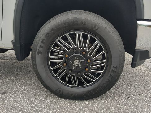 Used 2021 Chevrolet Silverado 3500 LT w/ Convenience Package image 9