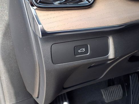 New 2026 Volvo XC90 B6 Plus w/ Protection Package Premier image 12