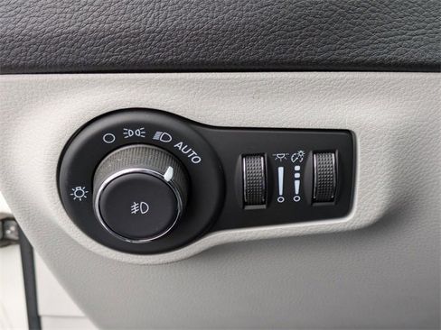 Certified 2021 Jeep Compass Limited w/ Sun and Sound Group image 15