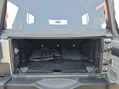 Used 2018 Jeep Wrangler Unlimited Sport S AWD/4WD image 28