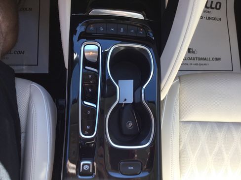Used 2023 Buick Envision Avenir AWD/4WD image 16