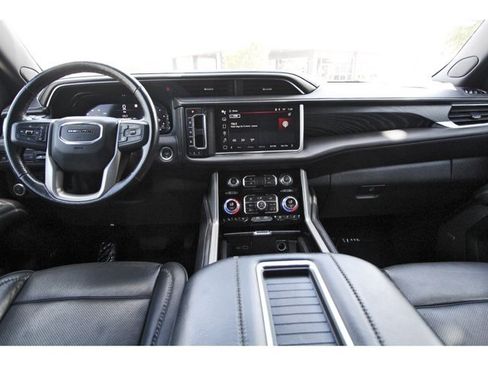 Used 2022 GMC Yukon Denali w/ Denali Ultimate Package RWD image 9