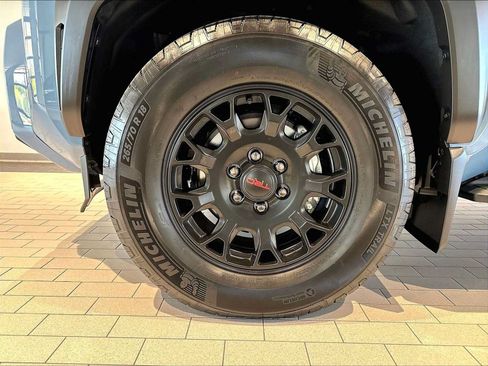 Used 2025 Toyota 4Runner TRD Off-Road Premium AWD/4WD image 14