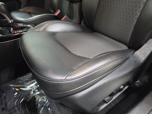 Used 2019 Jeep Compass Latitude AWD/4WD image 27