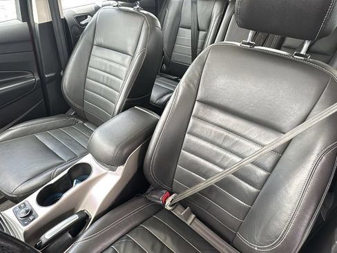 Used 2016 Ford C-MAX Energi SEL w/ Equipment Group 302A FWD image 23