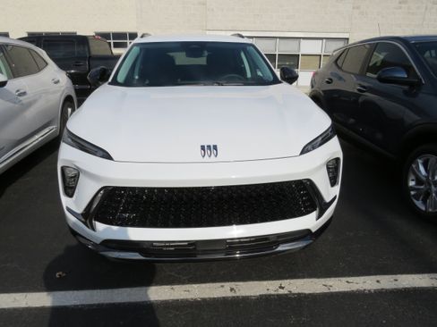 New 2025 Buick Envision Sport Touring image 2