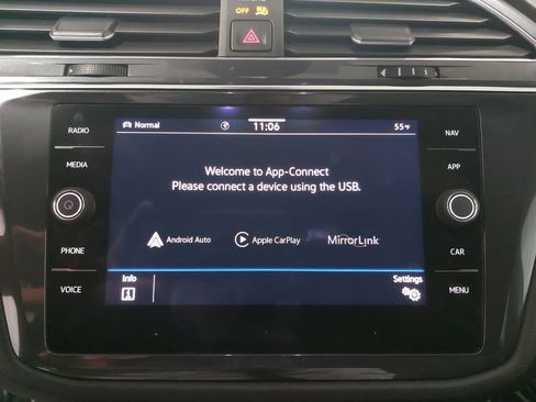 Used 2022 Volkswagen Tiguan SEL R-Line image 23