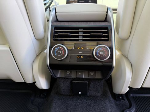 Certified 2023 Land Rover Range Rover SE image 37