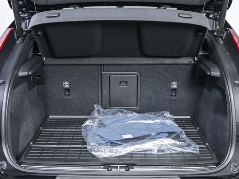 Certified 2023 Volvo C40 P8 Recharge Ultimate w/ Protection Package Premier image 32