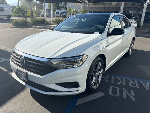 Used 2019 Volkswagen Jetta R-Line FWD image 3