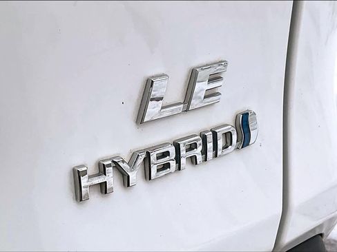 Certified 2023 Toyota RAV4 LE image 31