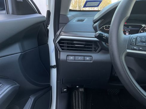 Used 2025 Nissan Altima 2.5 SV image 24