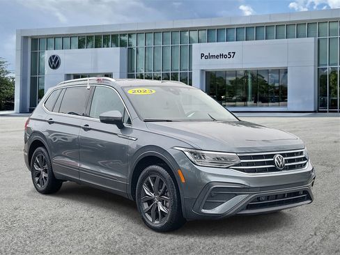 Certified 2023 Volkswagen Tiguan SE image 2