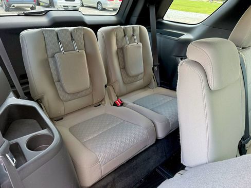 Used 2015 Ford Explorer XLT AWD/4WD image 20