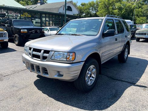 Used 2004 Isuzu Rodeo S image 2