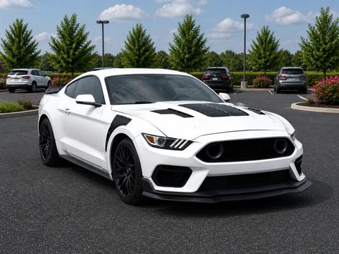 Used 2017 Ford Mustang GT Premium w/ GT Performance Package RWD image 7
