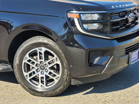 Certified 2025 Ford Expedition Active image 6