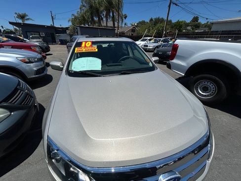Used 2010 Ford Fusion SE FWD image 2