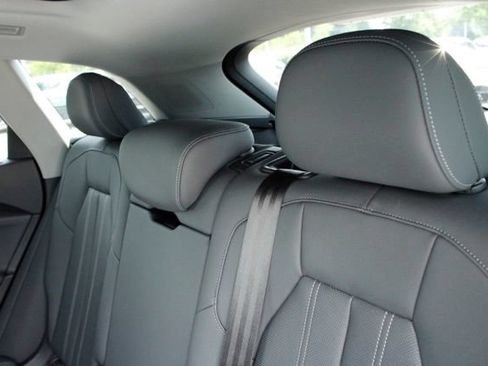 Used 2025 Audi Q5 Premium Plus w/ Premium Plus AWD/4WD image 17
