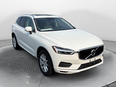 Used 2019 Volvo XC60 T5 Momentum w/ Premium Package