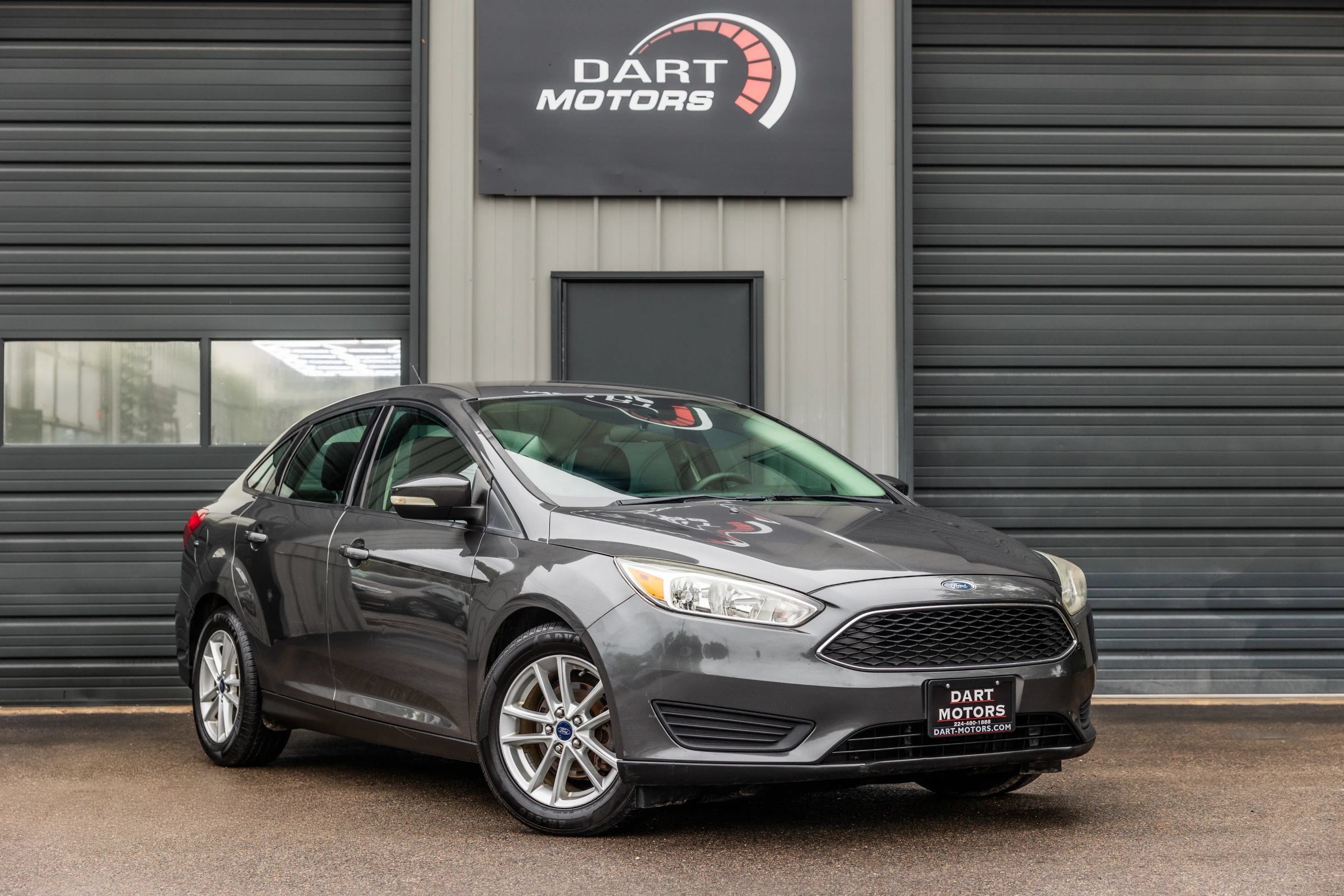 Used 2016 Ford Focus SE FWD image 1