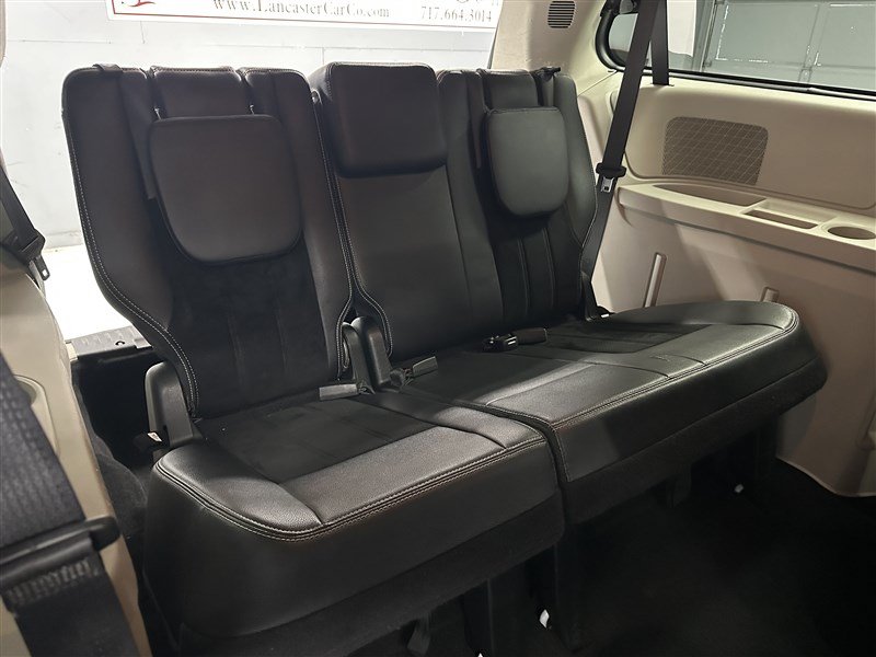 Used 2017 Dodge Grand Caravan SXT FWD image 7