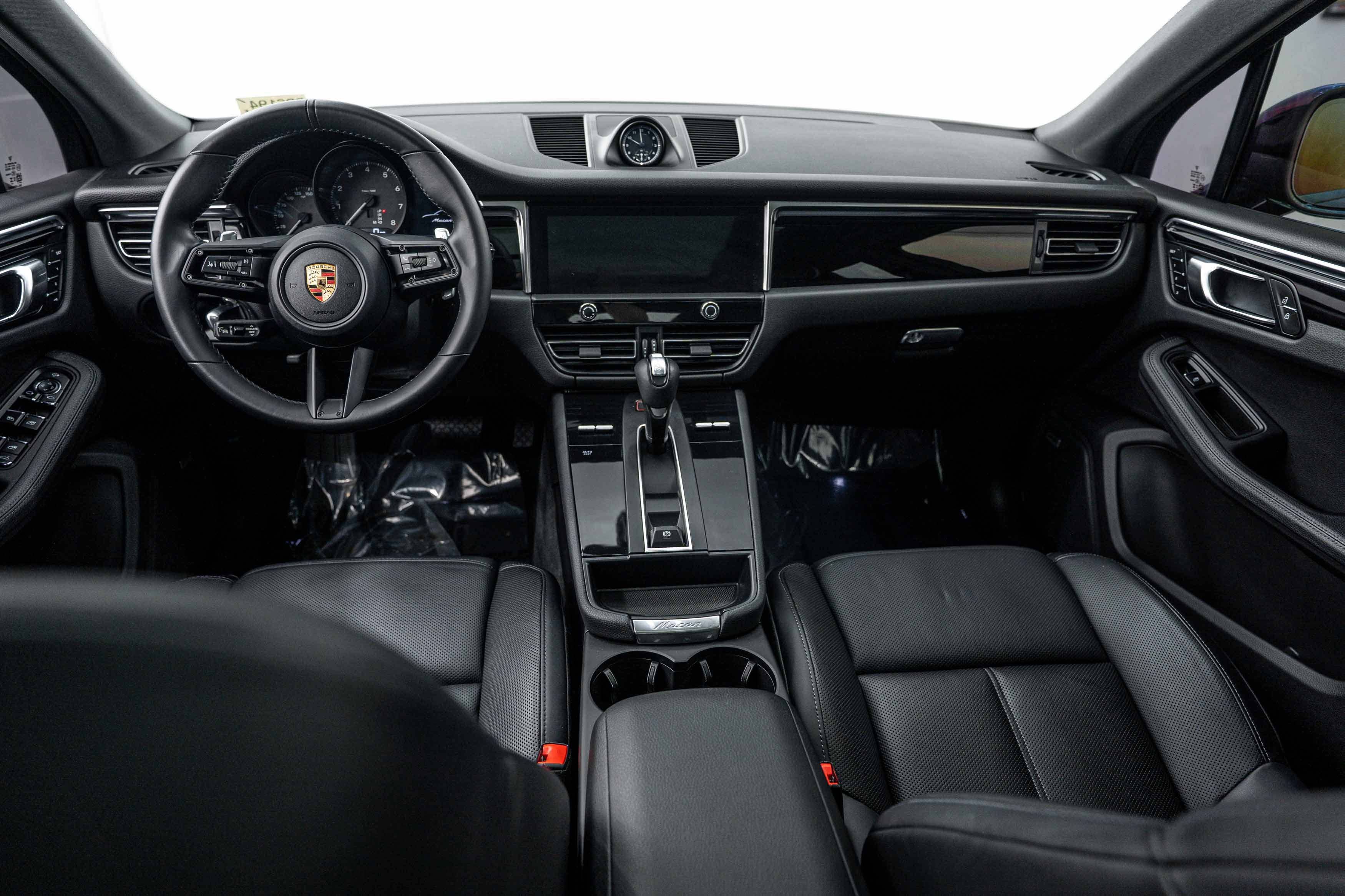 Certified 2024 Porsche Macan AWD/4WD image 12