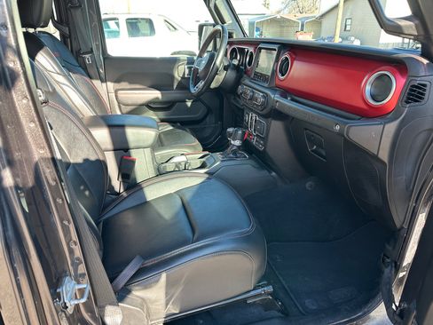 Used 2022 Jeep Wrangler Unlimited Rubicon w/ LED Lighting Group image 31