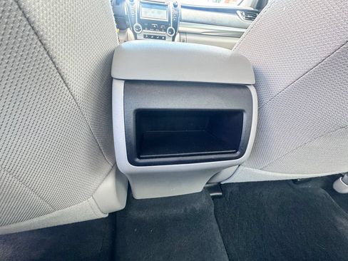 Used 2012 Toyota Camry LE FWD image 25