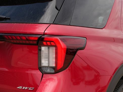 New 2026 Ford Explorer ST-Line w/ ST-Line Street Pack AWD/4WD image 9