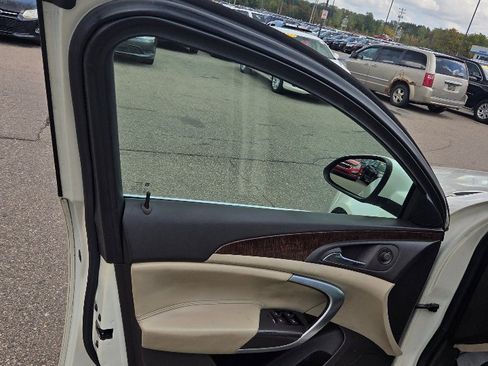 Used 2012 Buick Regal Premium image 10