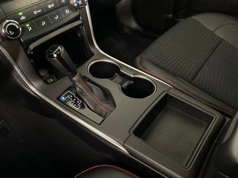 Used 2015 Toyota Camry XSE image 18