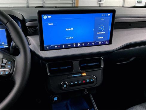 New 2025 Ford Maverick XLT w/ XLT Luxury Package image 12