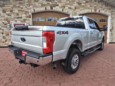Used 2017 Ford F250 XLT w/ XLT Premium Package AWD/4WD image 3