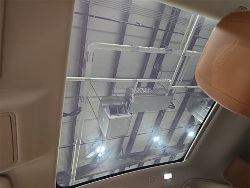 Used 2020 Jaguar E-PACE SE image 30