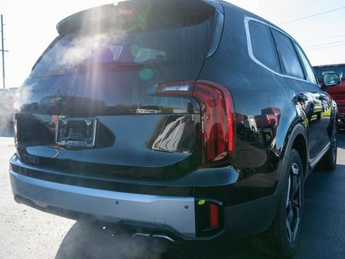 Used 2024 Kia Telluride S w/ S Sunroof Package image 5
