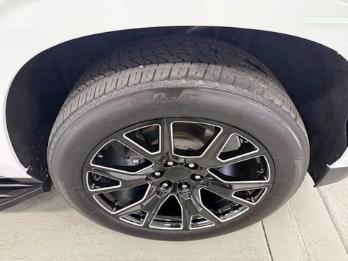 Used 2023 Chevrolet Tahoe Premier w/ Advanced Technology Package image 5