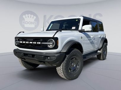 New 2025 Ford Bronco Outer Banks w/ Sasquatch Package