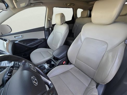 Used 2016 Hyundai Santa Fe SE w/ Option Group 03 image 3