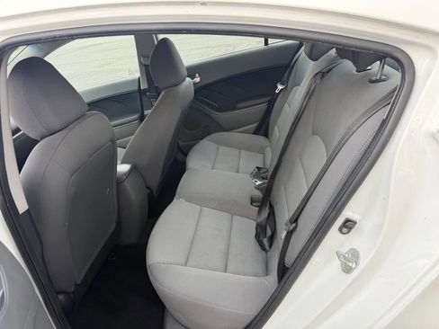 Used 2018 Kia Forte LX image 11