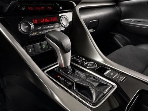Used 2025 Mitsubishi Eclipse Cross AWD image 33