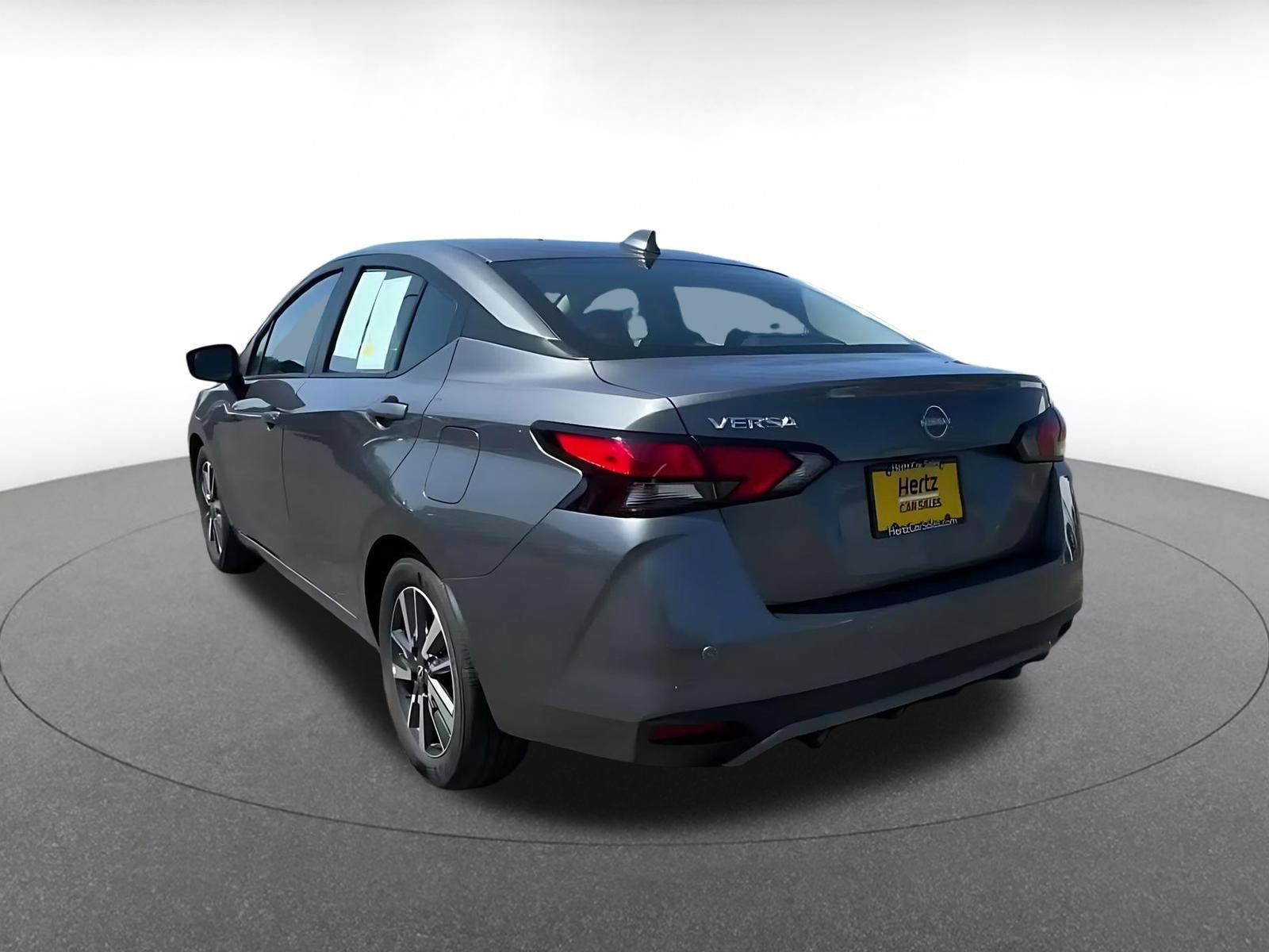 Used 2025 Nissan Versa SV FWD image 10