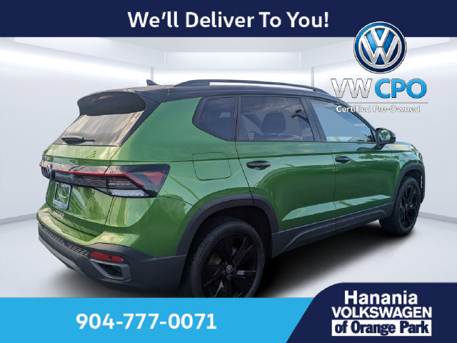 Certified 2025 Volkswagen Taos SE FWD image 3