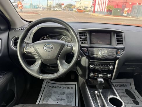 Used 2015 Nissan Pathfinder SV FWD image 14