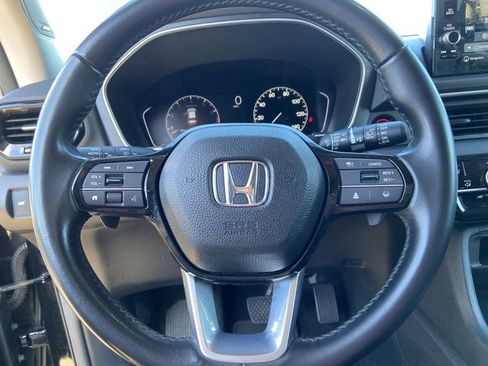 Used 2025 Honda Pilot Touring image 34