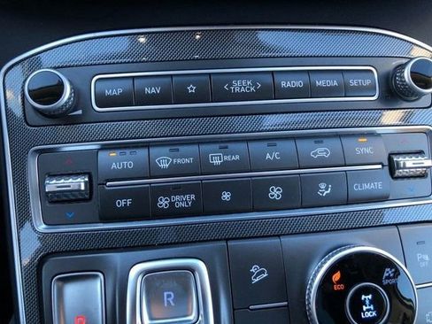 Used 2023 Hyundai Santa Fe SEL Premium image 7