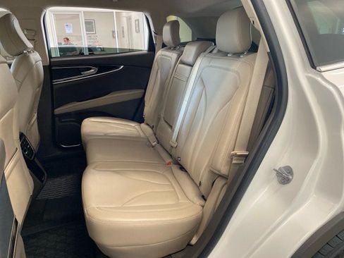 Certified 2023 Lincoln Nautilus AWD w/ Premium Package image 9