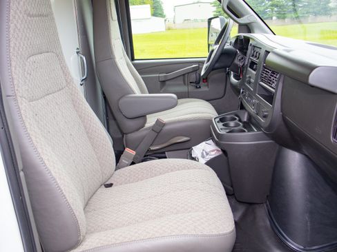 New 2025 Chevrolet Express 3500 w/ Power Convenience Package image 9